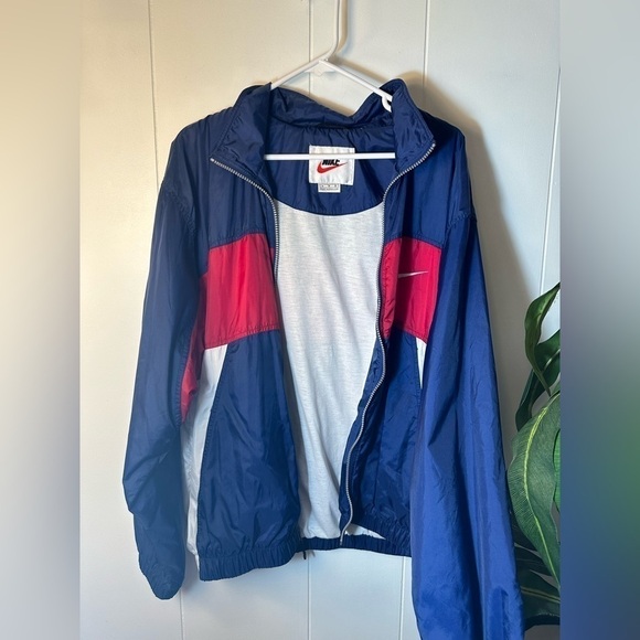 Nike Vintage Red, White, and Blue Men’s Windbreaker - Picture 5 of 12